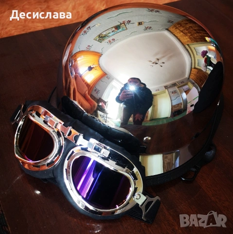 Мото каски и ръкавици