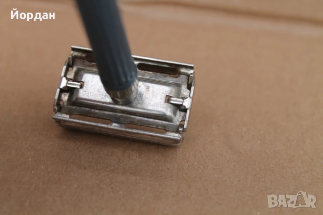 Самобръсначка ''Жилет/Gillette'', снимка 4 - Други ценни предмети - 50496541