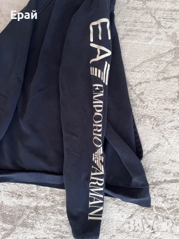 Оригинален тъмносин суитшърт EA7, снимка 3 - Суичъри - 50538218