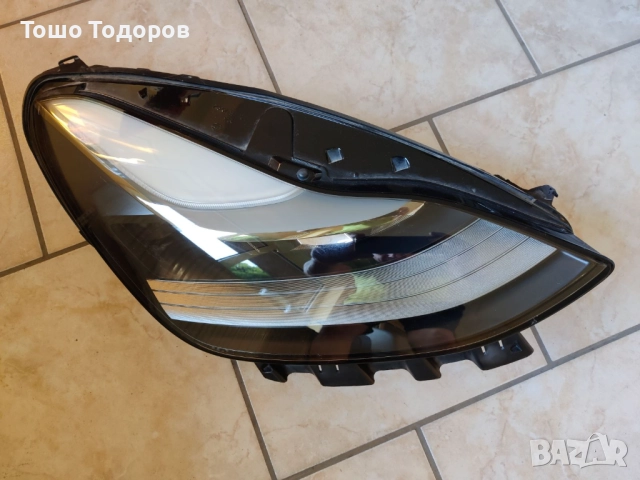 десен фар TESLA model 3, снимка 2 - Части - 51658559