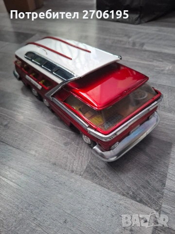 Винтидж метален автобус 