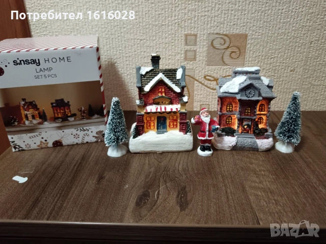 LED светещи 2 къщи с дядо Коледа и елхи., снимка 3 - Декорация за дома - 52297620