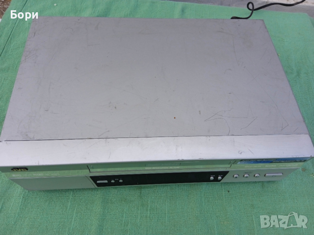 JVC Super VHS HI-FI  HR-S 5972, снимка 8 - Плейъри, домашно кино, прожектори - 36423871