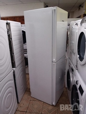 Комбиниран хладилник с фризер Liebherr с 4 чекмеджета фризер и 2 години гаранция!, снимка 5 - Хладилници - 53183582