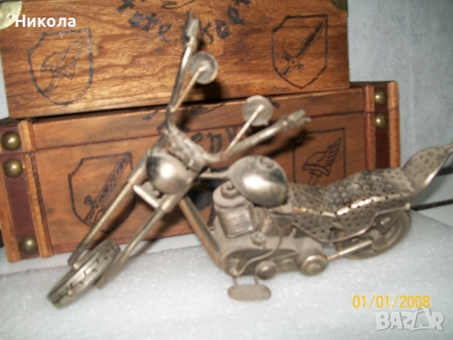 Метален ретро мотор, снимка 1