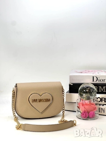 чанти LOVE MOSCHİNO :➡️21cm ⬆️14cm 