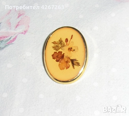 Винтидж брошка с цветя
