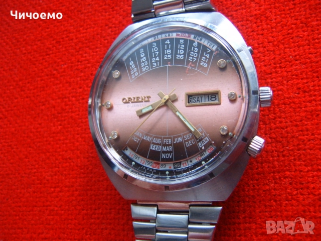  Ориент Вечен Календар мъжки часовник  Ретро Класика!, снимка 2 - Антикварни и старинни предмети - 51397010
