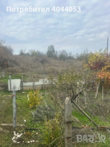Продава се вила с двор 1.5декара с ток и вода местото е заградено с циментови колове и бодлива тел, снимка 5 - Земеделска земя - 52296868