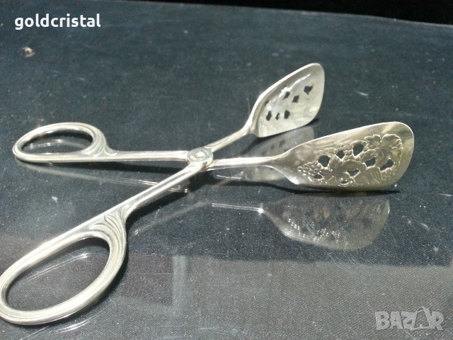 стара посребрена щипка за сервиране 