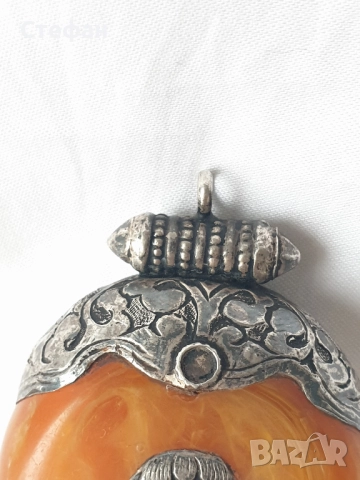 Стара висулка със сребърен обков , снимка 2 - Антикварни и старинни предмети - 52037765