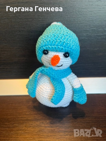 Ръчно плетен снежен човек – уникална декорация или подарък!, снимка 4 - Играчки за стая - 52537143