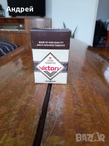 Стара кутия от цигари Victory