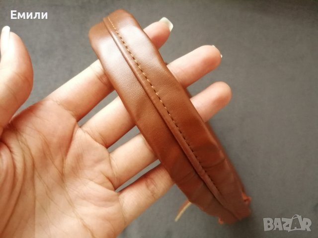 Кожена малка дамска чанта за рамо в кафяв цвят, снимка 10 - Чанти - 41771597