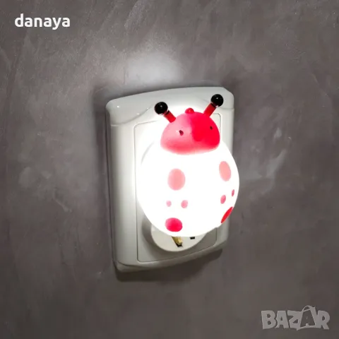 5484 Детска нощна лампа за контакт Калинка, снимка 3 - Лампи за стена - 48198419