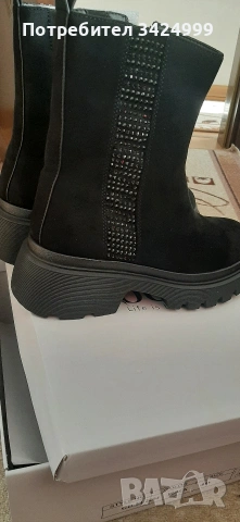 чисто нови дамски боти 