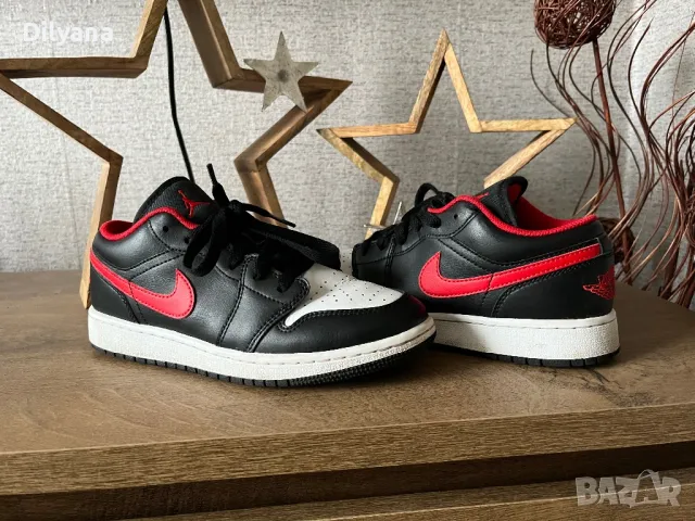 Обувки Nike Jordan 1 (37 номер), снимка 1 - Маратонки - 48558263