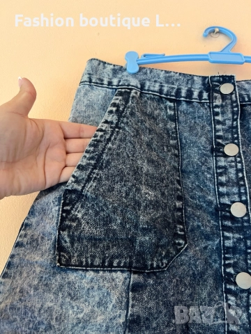 Дънкена разкроена пола М размер 100% памук с копченца отпред на марката BellField 💙, снимка 2 - Поли - 52389353