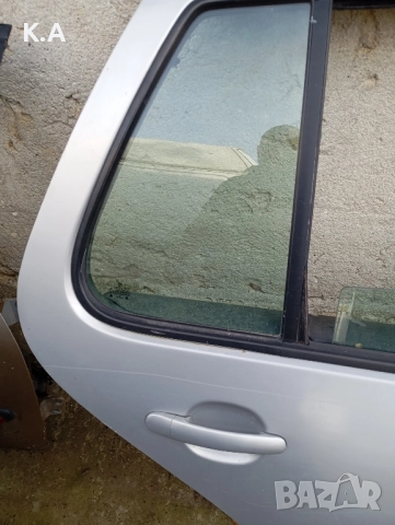 Задна дясна врата VW Golf 4, снимка 3 - Части - 52140559