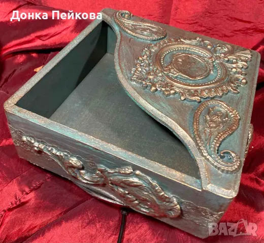 Ръчно декорирана кутия за салфетки ръчна изработка, снимка 2 - Декорация за дома - 48729196