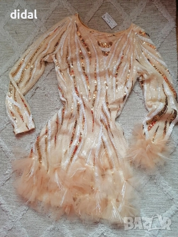 Официална рокля с пайети и пера 