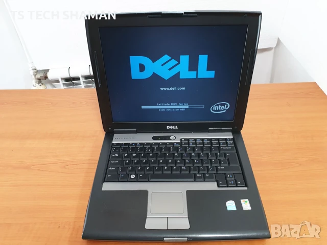 ⭐Продавам рядък марков ретро компютър DELL LATITUDE 520 с Windows XP.⭐, снимка 1