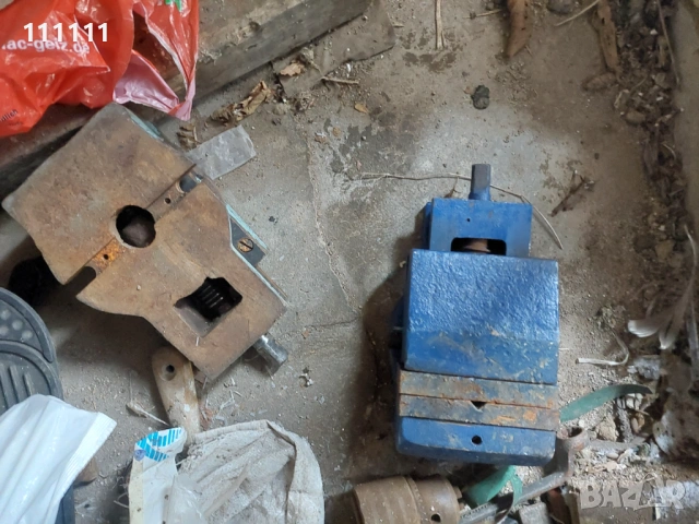  Менгеме за бормашина , снимка 2 - Други инструменти - 53074923