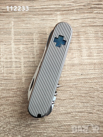 Victorinox Compact Titanium Damascus, снимка 4 - Ножове - 52882313