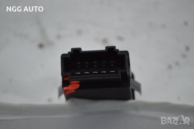 Ключ за аварийни мигачи, 4B0 941 509 D, снимка 4 - Части - 40015058