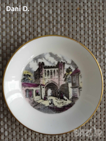 порцеланова сувенирна чинийка от Англия