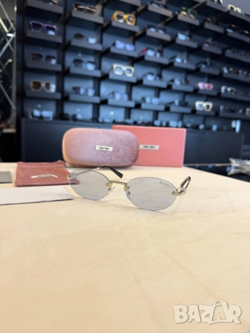 очила с черен обикновен калъф и ув защита miu miu bottega veneta , снимка 8 - Слънчеви и диоптрични очила - 51677849