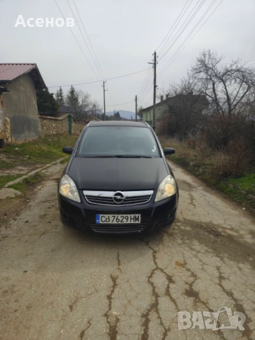 Продавам Опел Зафира