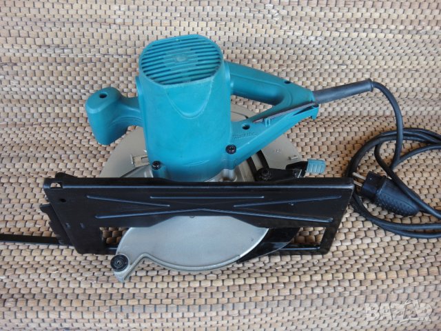 Ръчен циркуляр Makita 5704R, снимка 4 - Други инструменти - 37350663