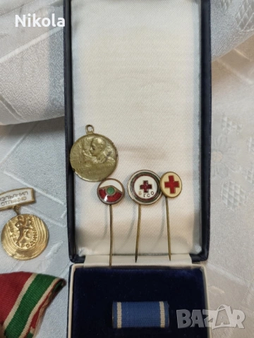 ЛОТ ЕМАЙЛИРАНИ ЗНАЦИ, МЕДАЛИ ОРДЕНИ