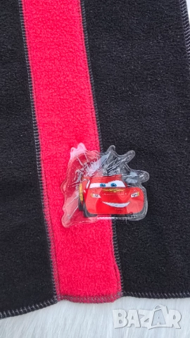 Шапка шал и ръкавици Маккуин Светкавицата 5-8 години - НОВ, снимка 2 - Шапки, шалове и ръкавици - 52733122