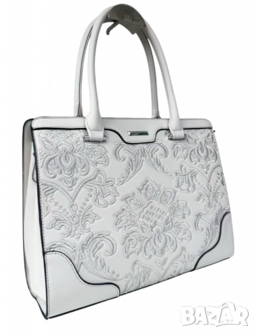 Елегантна дамска чанта с бродирани детайли и много отделения, снимка 2 - Чанти - 52097929