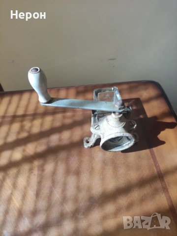 Машинка за млене на пипер/подправки, снимка 2 - Колекции - 53672419