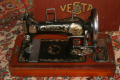 Шевна машина VESTA, снимка 1 - Антикварни и старинни предмети - 44790415