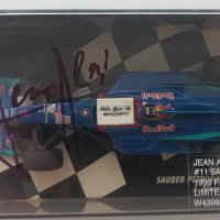 1/43 Red Bull Sauber Petronas C18 – Jean Alesi(1999) с автограф на Алези, снимка 2 - Фен артикули - 41462857