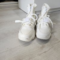 Бели обувки , снимка 5 - Дамски ежедневни обувки - 42462739