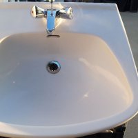 Мивка за баня със смесител и сифон