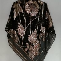Оригинален дамски шал, снимка 1 - Шалове - 40581572