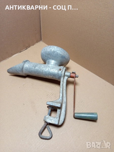 Соц Стара Мелачка За Домати., снимка 1