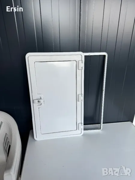 Сервизна  врата Thetford с размер 700/405   Цена 360.00 лева, снимка 1