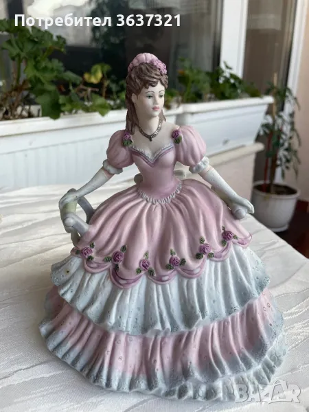 Фигура бисквитен порцелан, снимка 1