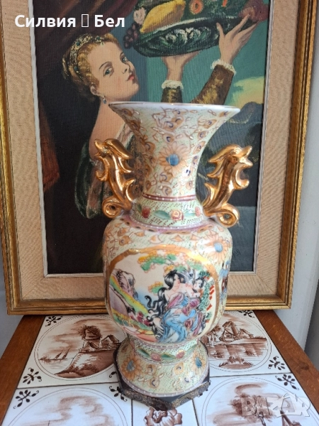 Красива ваза с ръчно рисуван декор , снимка 1