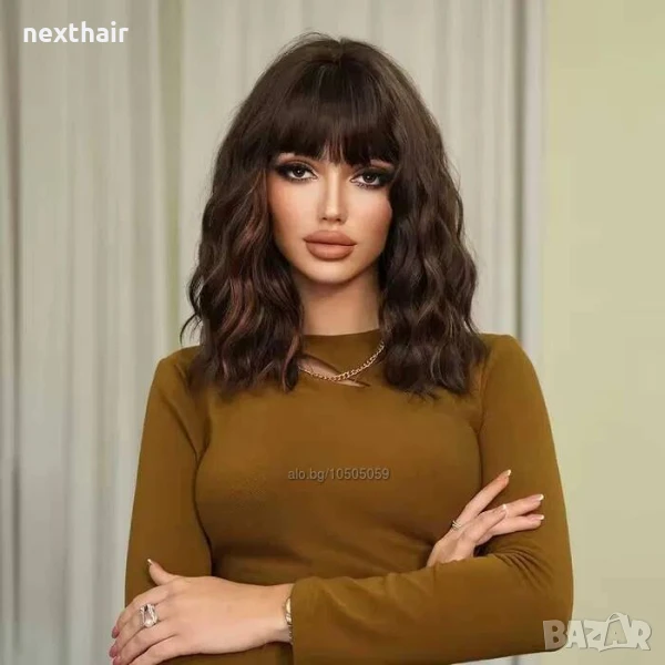 Къдрава кафява перука с кичури и бретон средна дължина, снимка 1