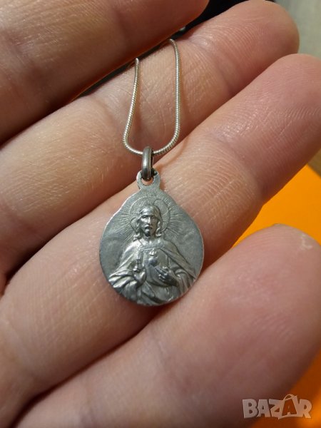 Сребърно синджирче със старинен сребърен медальон  с Исус Христос и Дева Мария   носете го  за да ви, снимка 1