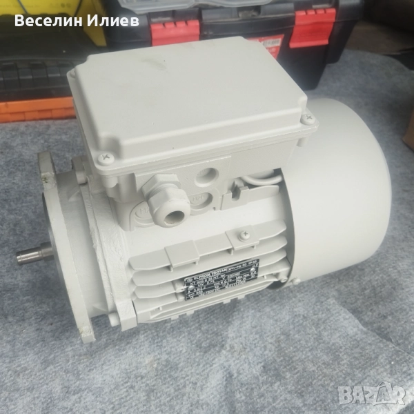 Ел. Мотор 0.75kw трифазен, снимка 1