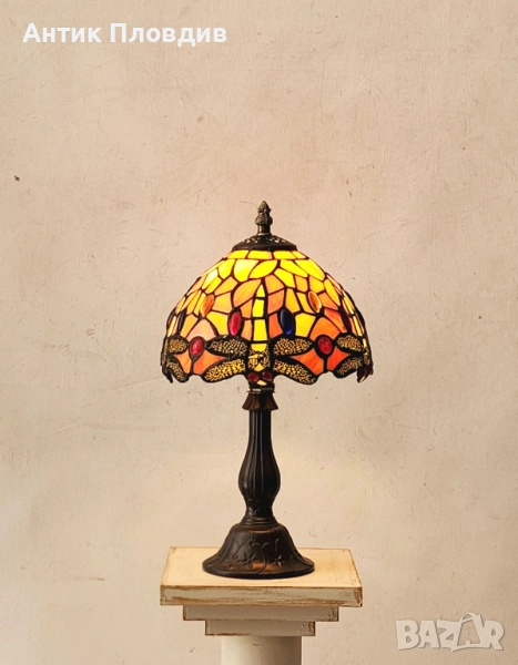 Настолна лампа Tiffany стил с витражен абажур, снимка 1